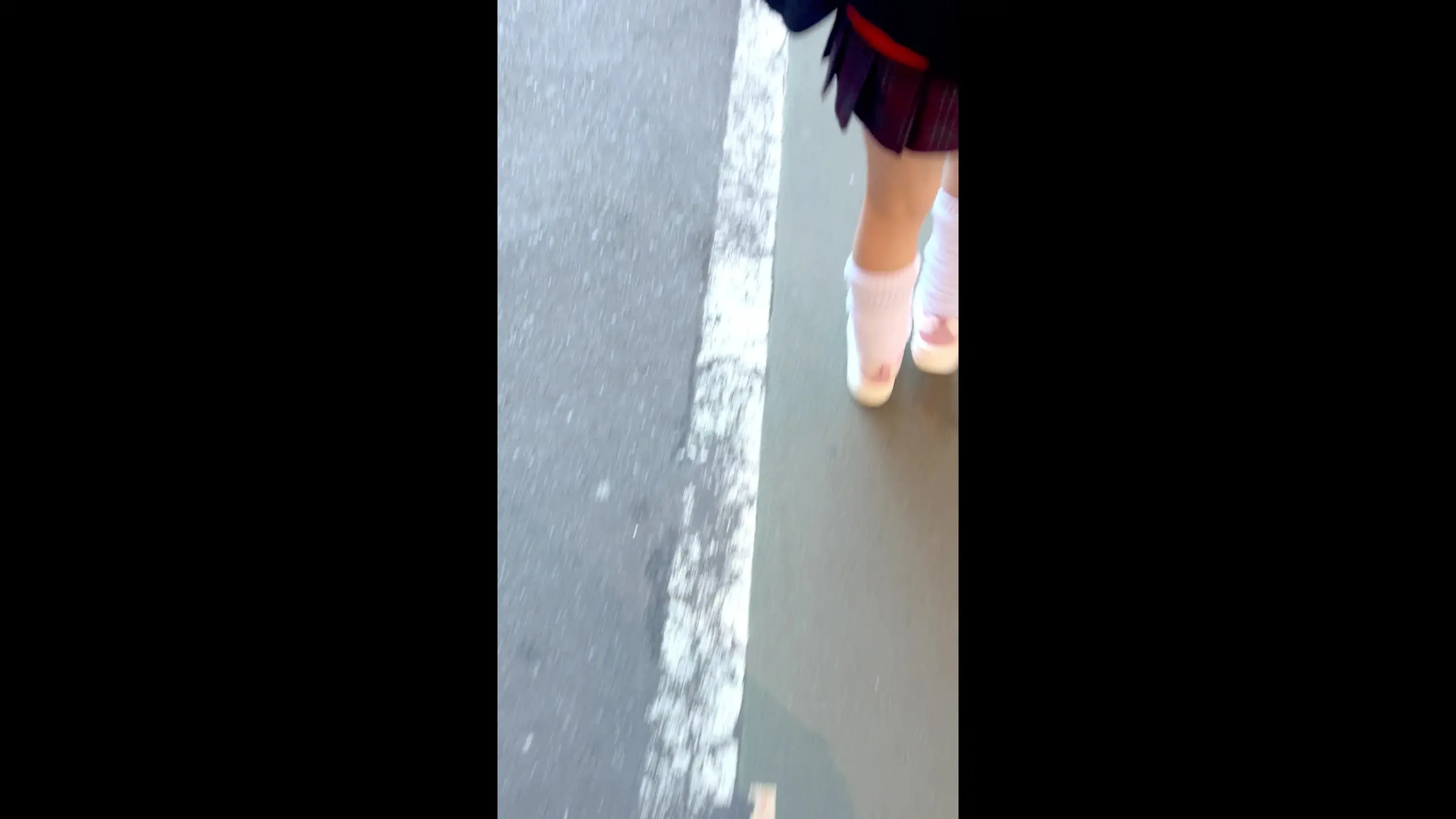 タカ♂生ぱん逆さ撮り📽️パンチラ「ギャル好きの皆様こんにちは。 かなり可愛いギャルです！！！本編顔出し！！ メイクも気合い入りまくりで、もう目が離せませんでした、、そして何より！！！ルーズソック」の投稿サムネイル