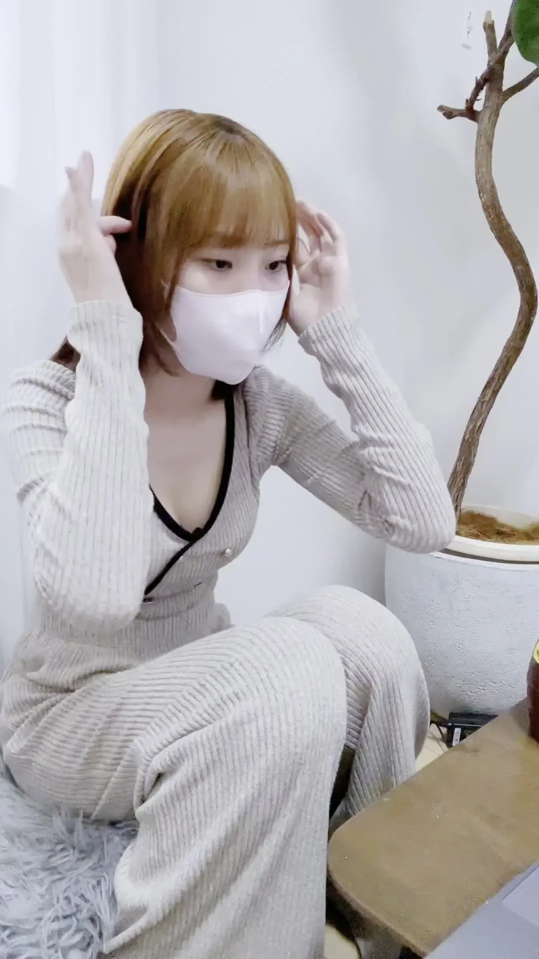 ✨奇跡の美巨乳✨ルナの性日記「🎥ライブ配信終わりの、ちょっと秘密の時間…🫣💗 配信中はしっかりしていたはずなのに、 終わったあともドキドキが収まらなくて——💭」の投稿サムネイル