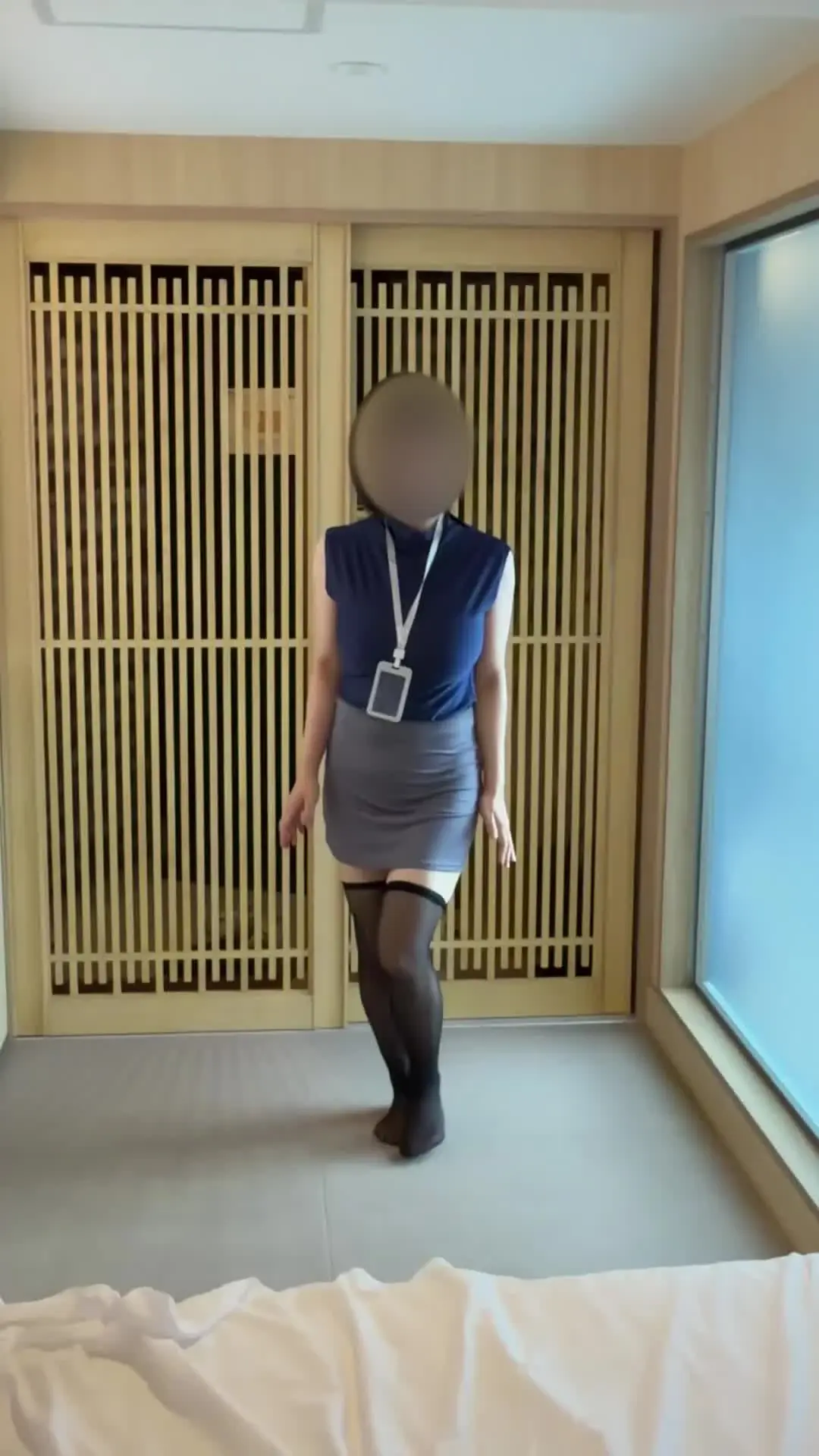 Hカップ人妻ゆみ「動画2本立てです。 事務職のコスプレしたんですが、最終的にゆみのおま◯こが丸見えに//」の投稿サムネイル