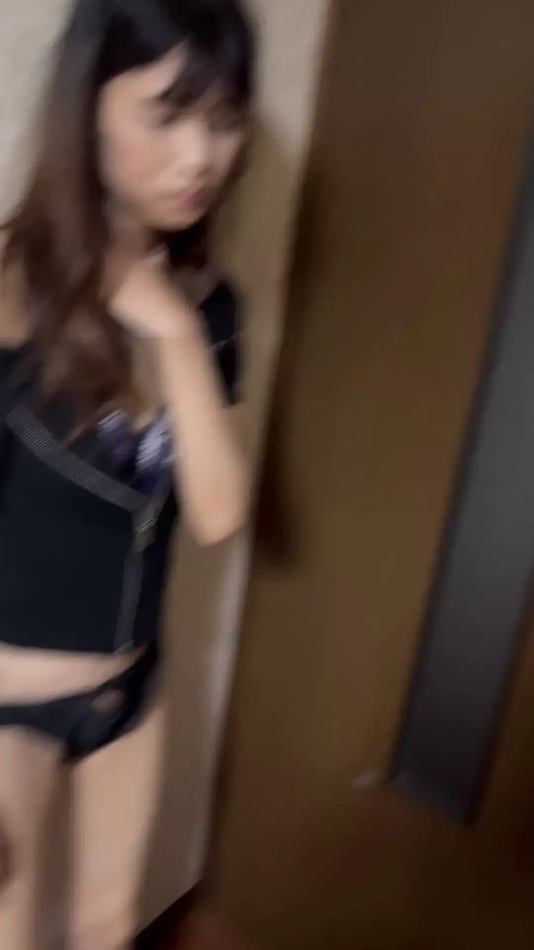 まゆ📹晒され妻（妊娠中）「帰ってきてすぐエッチしました😊 首絞め孕ませセックスでイキまくってます👌 もちろん最後は中出しです🙏」の投稿サムネイル