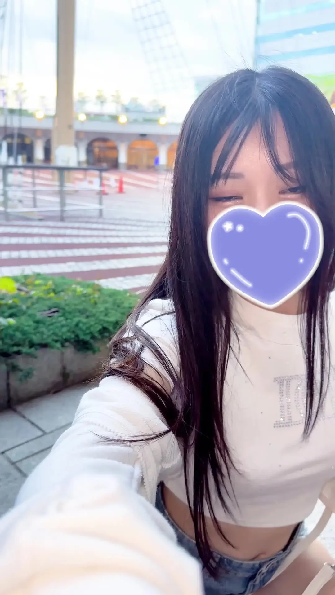 ハナコ(され妻😭)「これって何に使うんですか？ちょっと私に使ってみてください💙」の投稿サムネイル