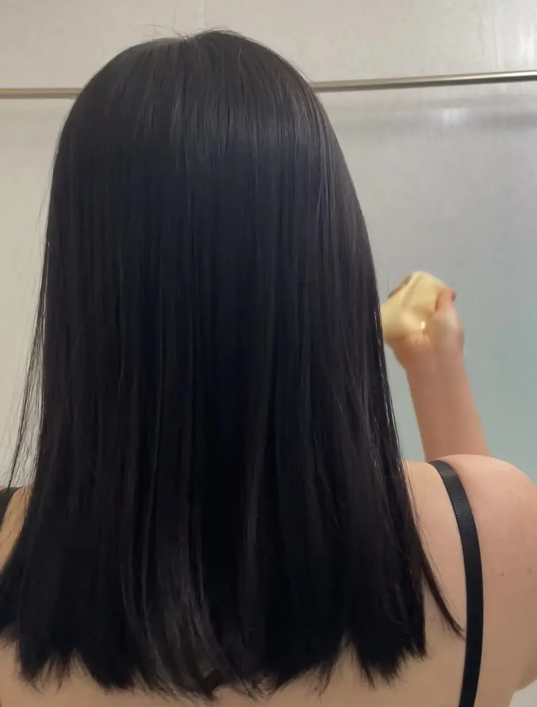 髪フェチ研究会💇🏻‍♀️by さくたん🌸「髪の毛にマヨネーズをぶっかけてベトベトにする動画です💗マヨネーズは匂いが残るから大変🥺野菜になった気分になる笑」の投稿サムネイル
