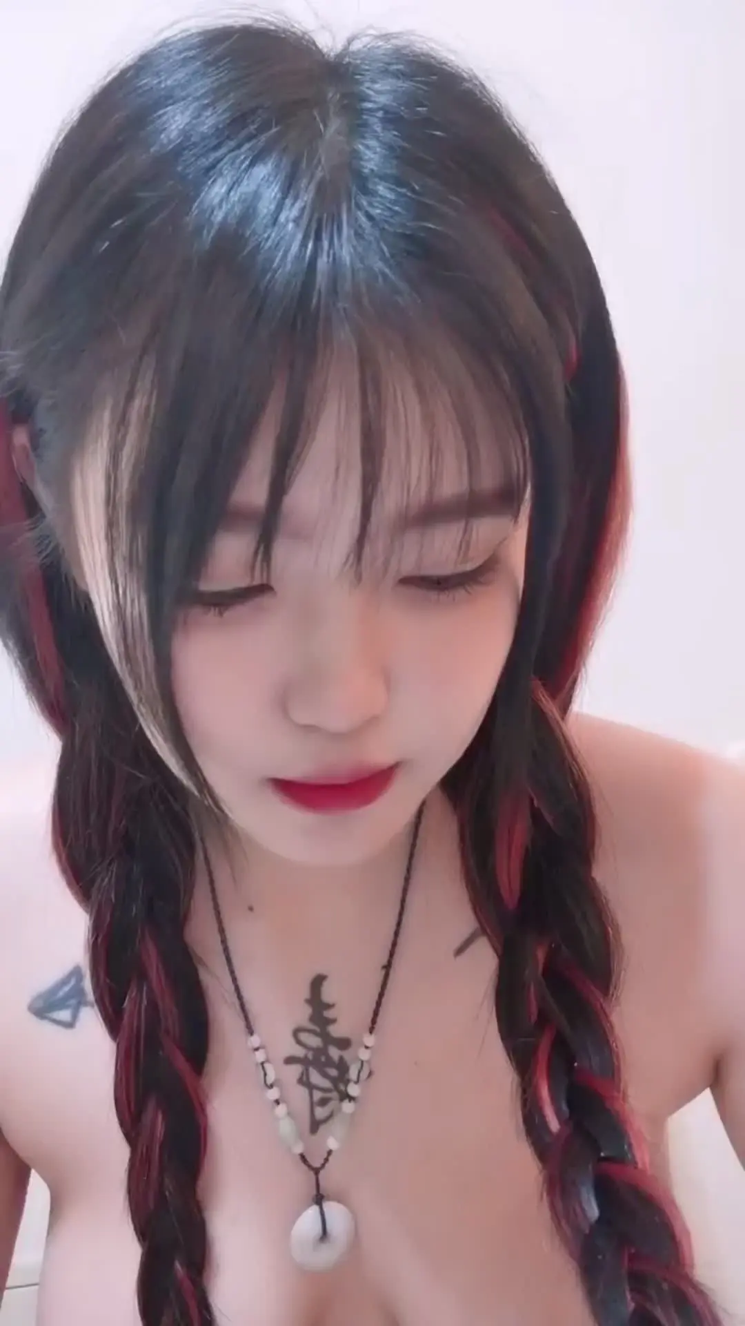 🖤💖万人の成人ライバーを厳選（国際動画）💖🖤「1.「百変小月」2002年生まれのかわいい女の子、熱いパフォーマンスのセクシーダンス、全過程顔出し。（第一弹）」の投稿サムネイル