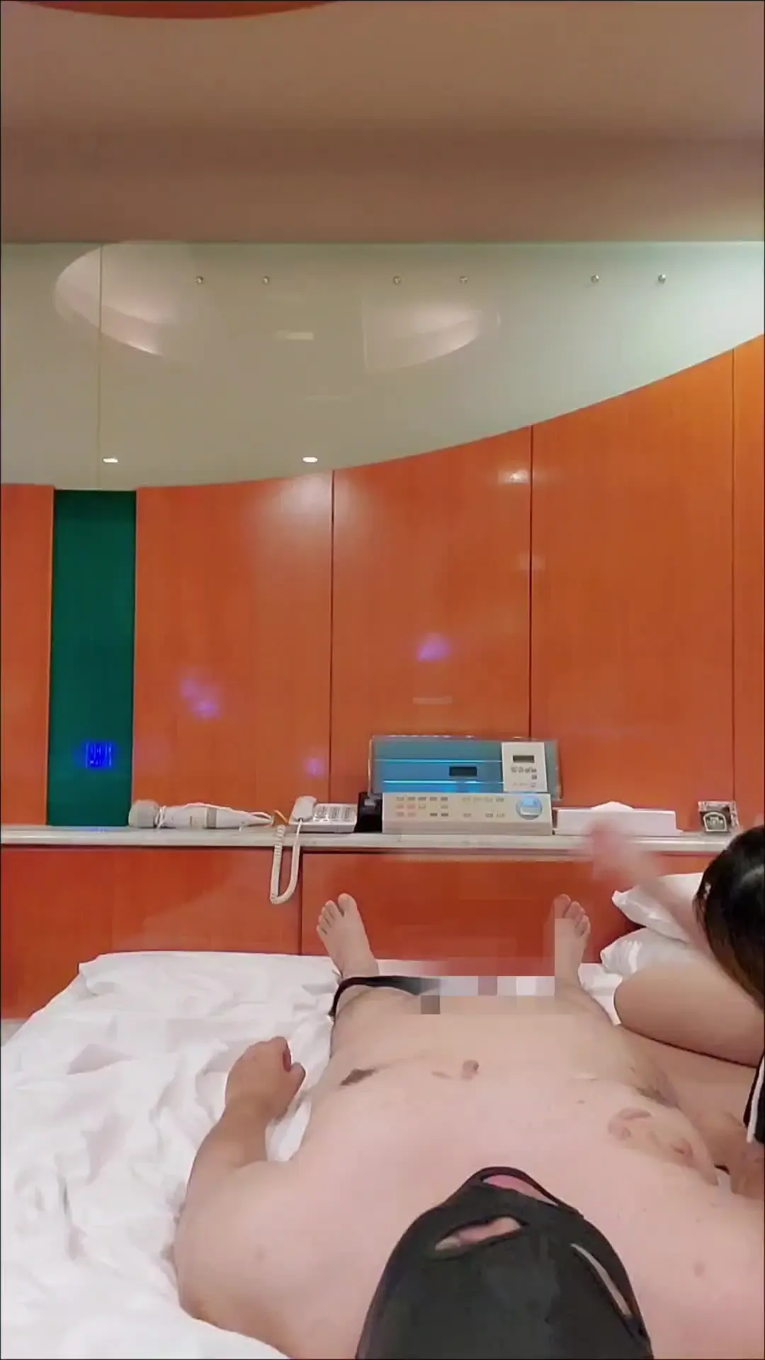 S女性のドレッサー【M男向け動画】「あかり様の快楽手コキ・聖水❣️ イかせてくれたからぁ、一応ご褒美に気持ち良くしてあげよっかなぁ、、、 でも簡単にはイかせないからね🫶」の投稿サムネイル
