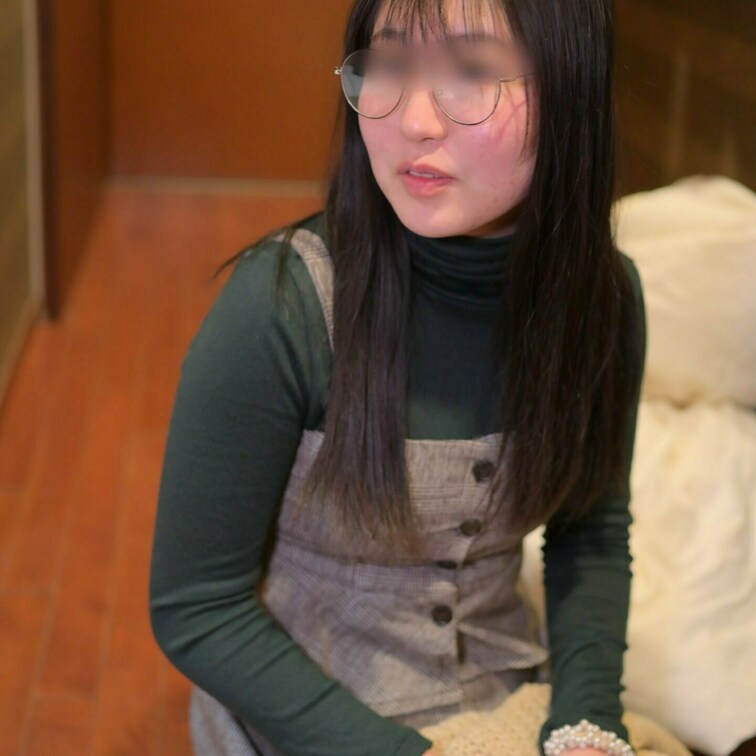 あだ名　たまちゃん。

大学の卒業式終わってから男3人の相手をした後に飲み会へと消えて行きました。　

もう2年