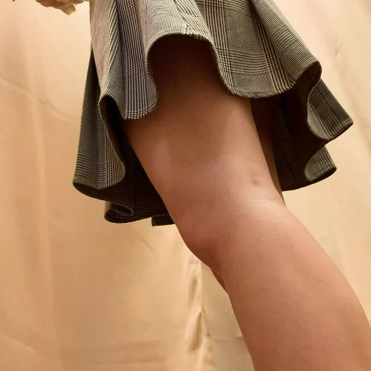 下着○○○の別アングル第二弾です😎
色白で綺麗な肌ですね～！
