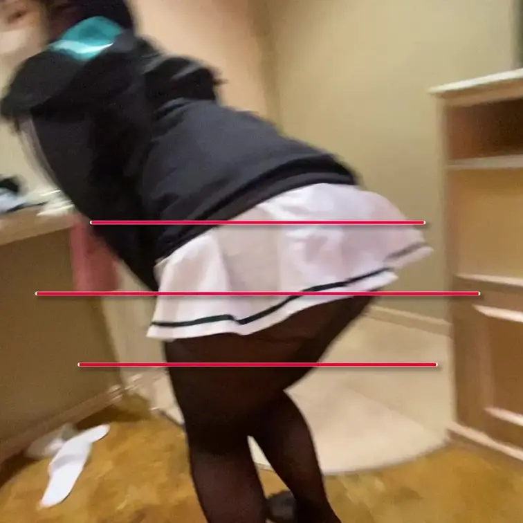彼女にコスプレしてオナラ自撮りを頼んでみた！！