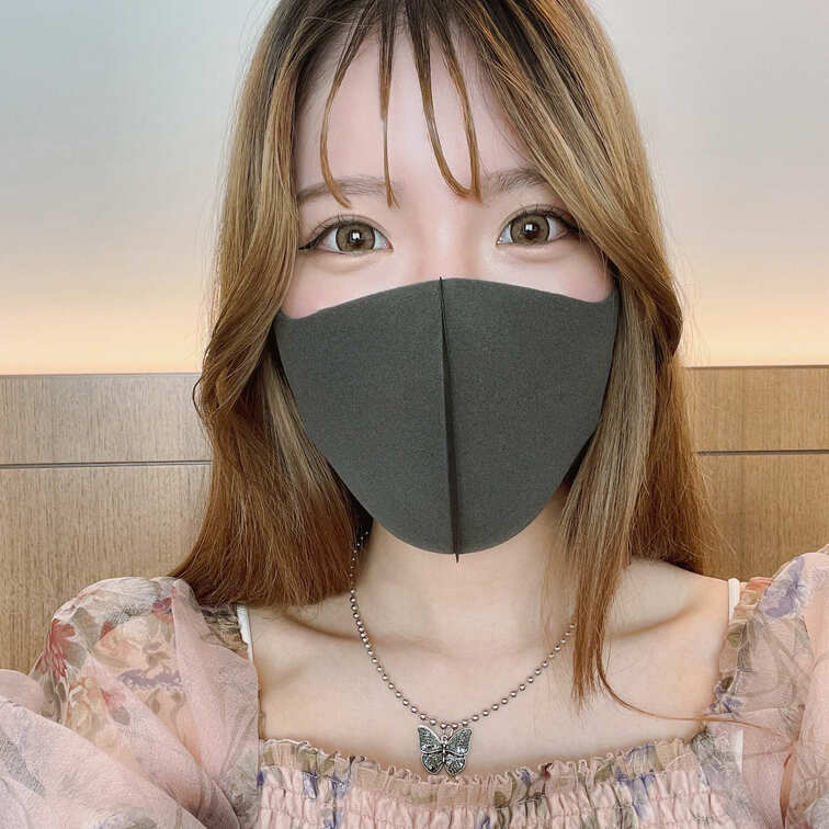マスク顔出しはじめました〜😈

顔出し動画はこちら👇💜
https://myfans.jp/posts/7e003