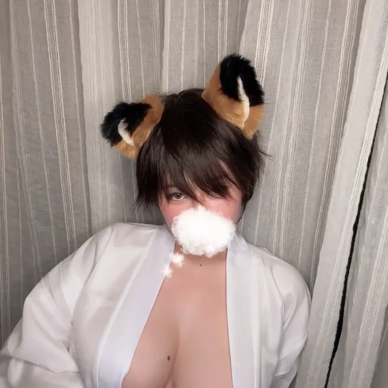 十五夜に擬人化した女狐、何故か顔だけイケメン男子....
すき？🦊