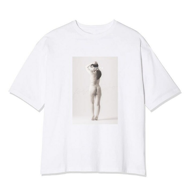 わたしのヌード写真のTシャツが販売されました♡
予約受付中で11月14日が期限です💕
着てくれるファンの人が居たら是