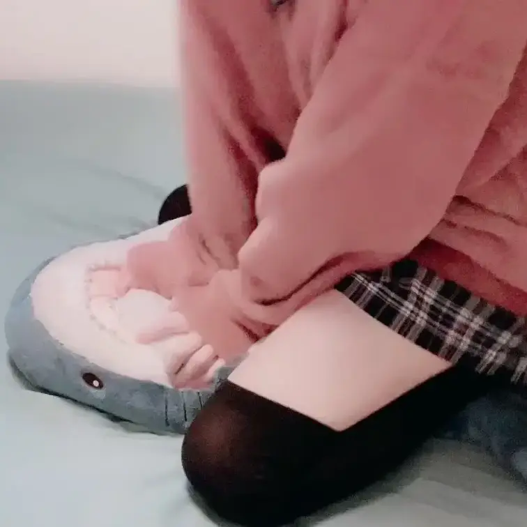 今回は「性癖動画」を投稿しちゃいました...
女装姿でいっぱいオナニーする動画だよ？

女の子の格好をしている姿が