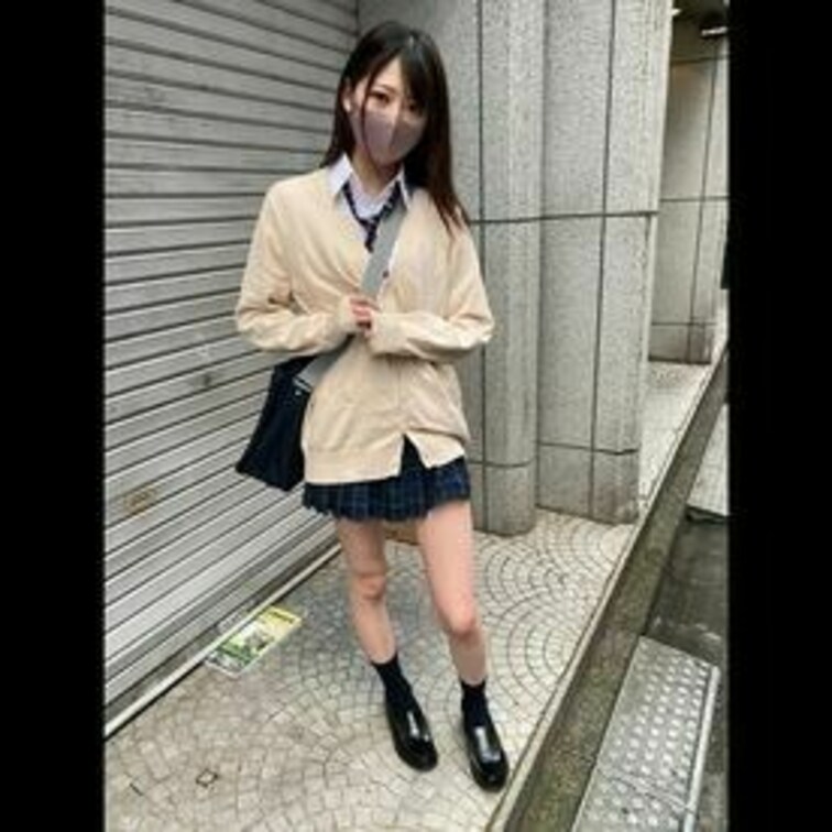 今どきの○○○！猫目のめちゃksに可愛い子です。
またまた、一見、こんなことをやらなそうな都内の制服の女の子。
僕が