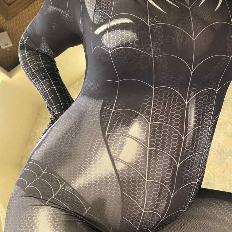むちむちしてるから下腹部エロぃ
ノーパンでも見えないんだよスパイダー