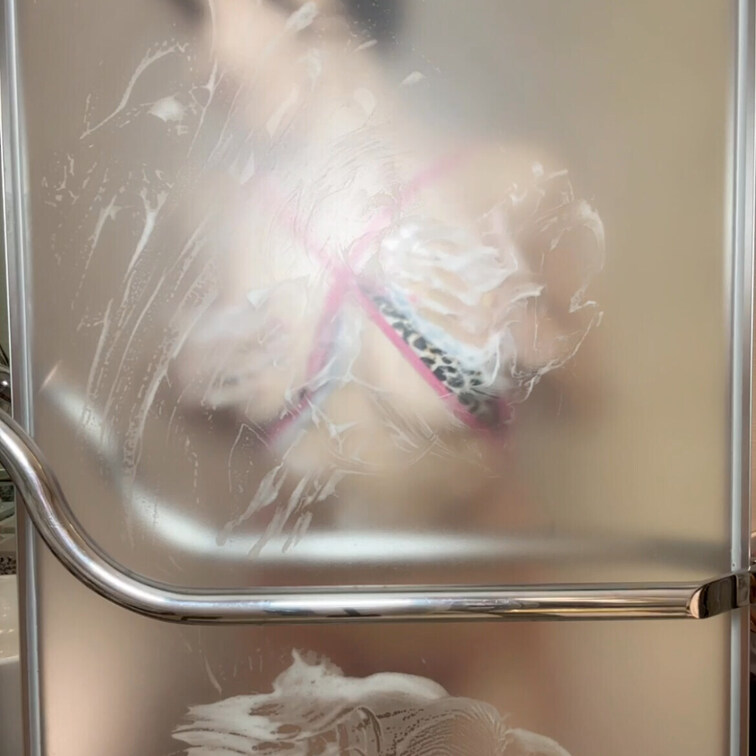 ガラス越しに…🫧🧼
見えるかな？