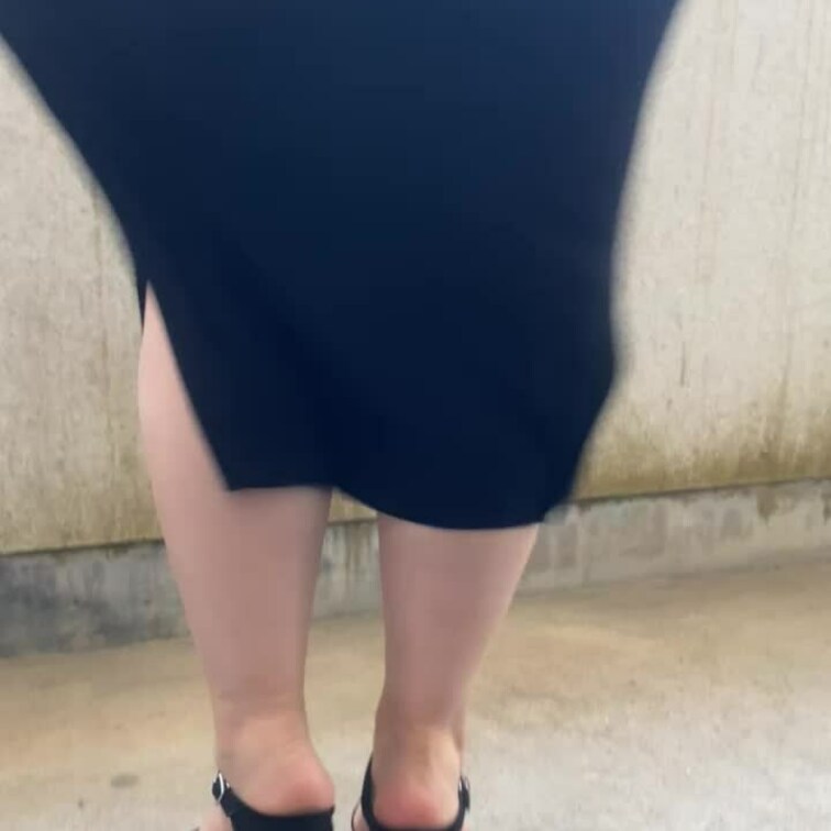 日陰に入ってからのもっとスケスケなお尻　動きも様々なdeens妻