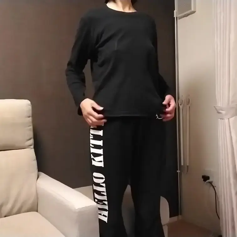 久しぶりの長時間動画です(^^♪
部屋着の下に真っ赤な全身アミアミタイツを着て大好きなおもちゃでオ〇ニーして上の口から