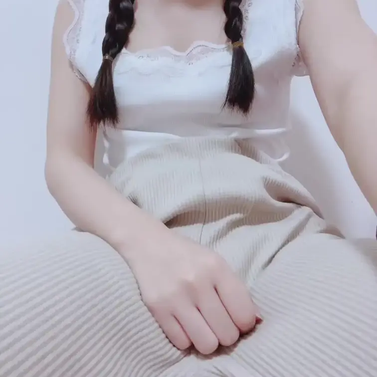 乳首じっくり責めてからおもちゃでクリちゃんいじめておなにーしました
リアルな普段の日常オナニーです(⁎ᴗ͈ˬᴗ͈⁎)