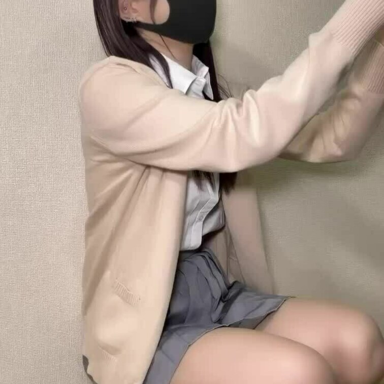 『不登校で淡白そうな女の子に〇〇飲ませて
クリにも〇〇塗らせたら
謝りながら潮吹きアクメしたｗ』って動画です

