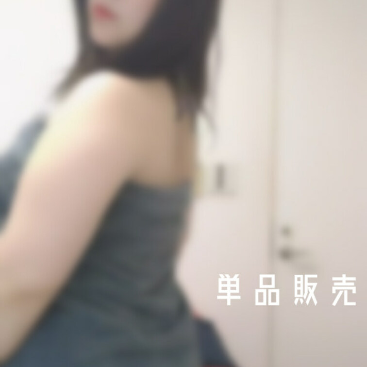 𓍯A video of a change of clothes between photo sessions

Do