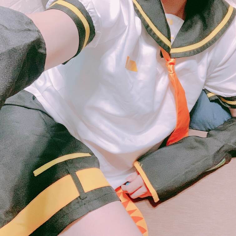 写真撮る時首を引いちゃうせいで二重顎になってて草なんですが…✌︎('ω'✌︎ )嫌いにならないで
てかTwitterに