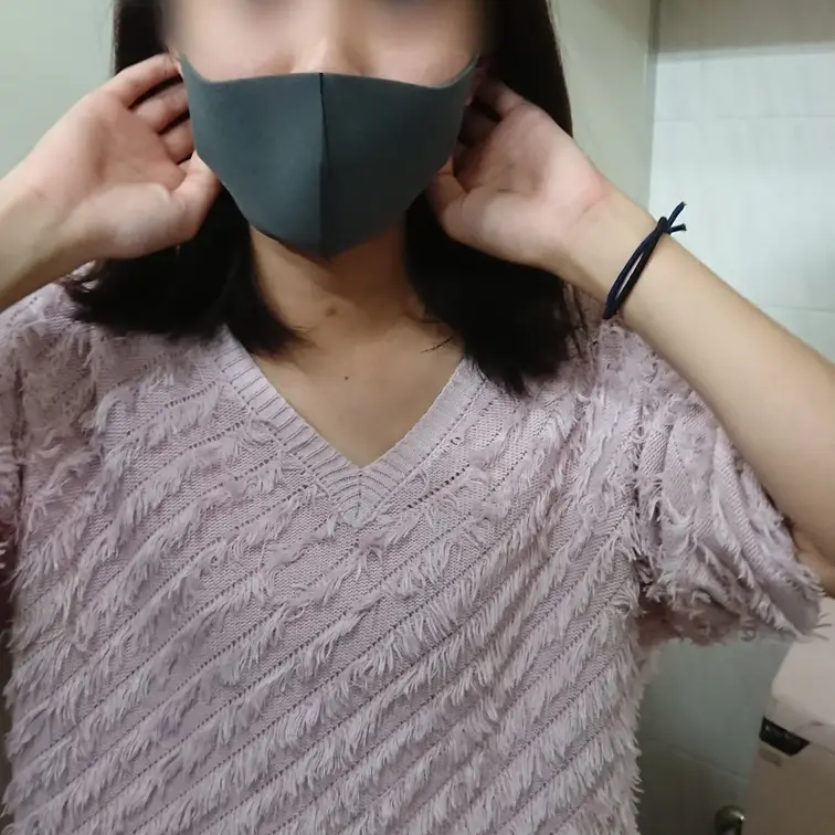 トイレ連れ込みスレンダー大学生　

https://myfans.jp/posts/38303c62-d2bb-46