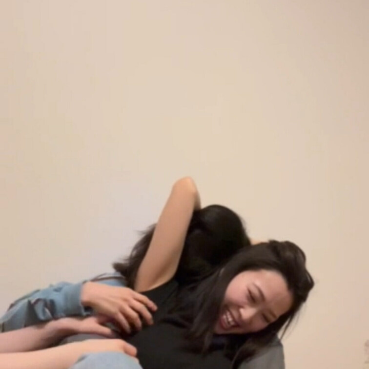 皆様お久しぶりです！
動画の更新が遅くなってしまって申し訳ございません。
今回のくすぐり動画はこちらです👍

是