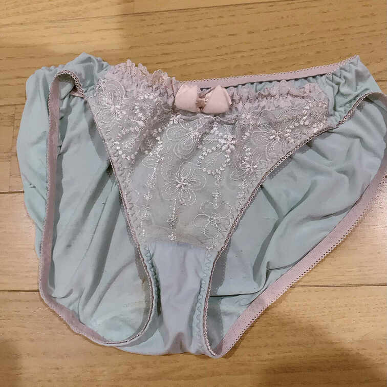 今日の嫁パン
あんまり汚れてないけど臭いは強烈です笑