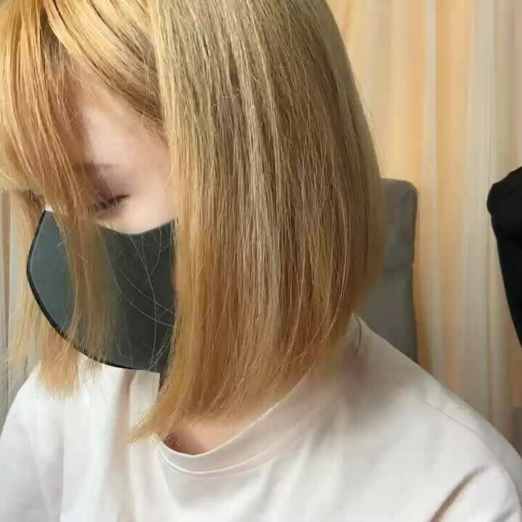 【みれい 20 歳】

みれいさんのライブ配信動画です
生配信 だと、1 回の有料配信を視聴すると、おおよそ平均 