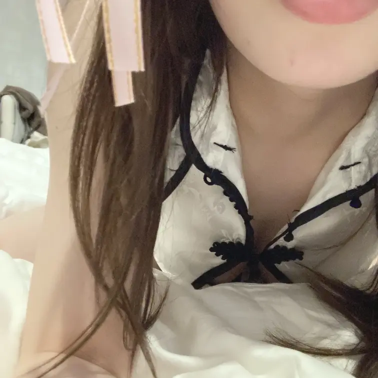 ドキドキしながら初めて写真を投稿してみました〜！
まずは可愛く撮れた、チャイナ服と巫女さんのコスプレ写真を5枚だけアッ