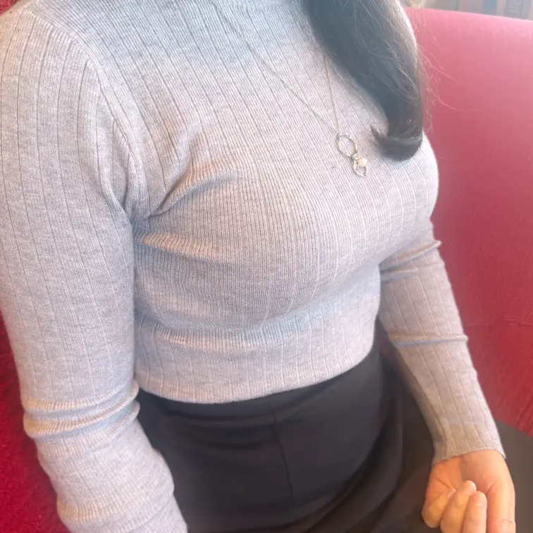 人妻グレー縦ニットってエロくないですか💕