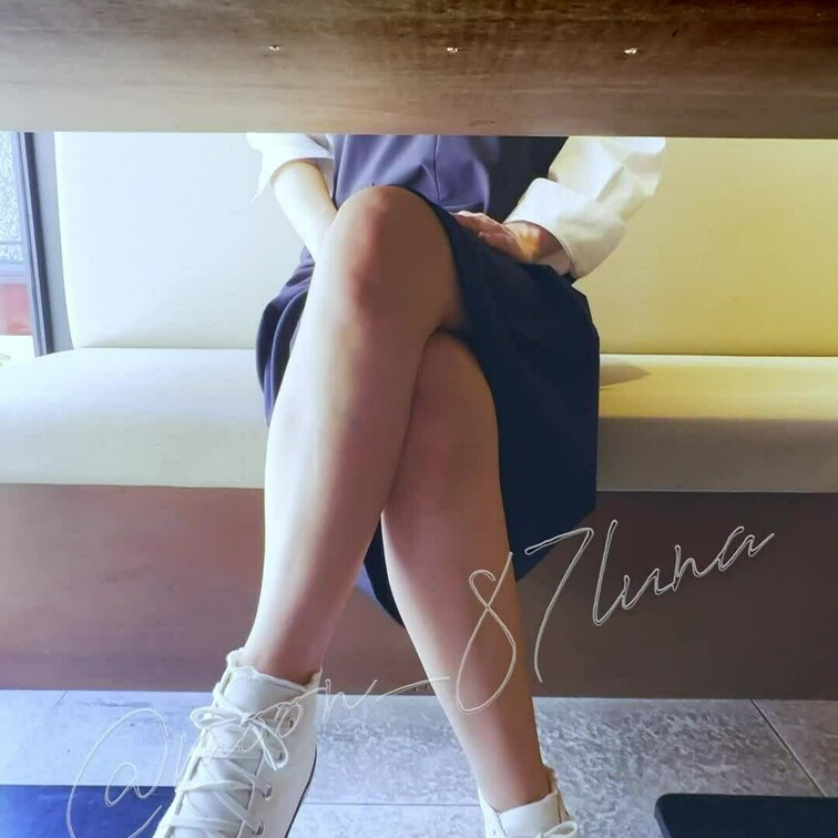 パンチラ？丸見え(*///ω///*)

皆さんに見てもらってもいいですか？