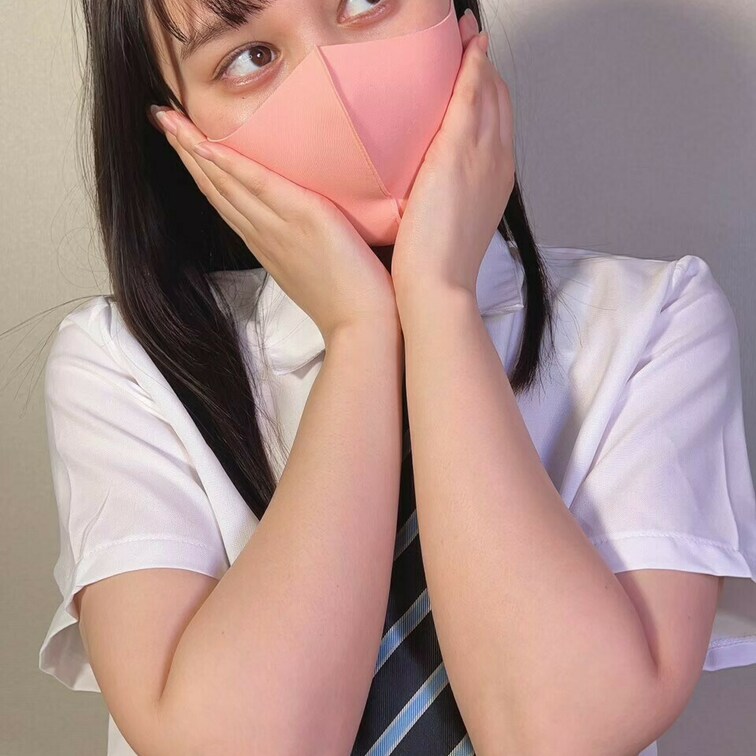 今日のパシャリ📷✨
いつも見られているのを想像しながら楽しく撮影してます…///
なのでコメントやスタンプ、とっても