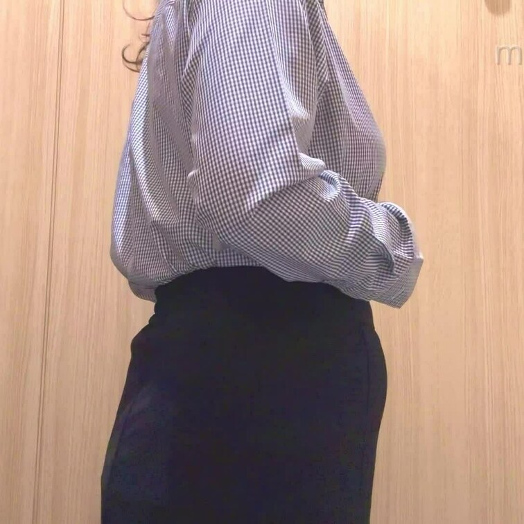 【ノーパンで過ごした日】デパートのトイレで潮吹きオナニー💦クチュクチュしちゃってドキドキ💦
