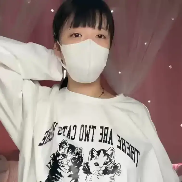【みれい 20 歳】

みれいさんのライブ配信動画です
生ライブ配信だと、1 回の有料配信を視聴すると、おおよそ平