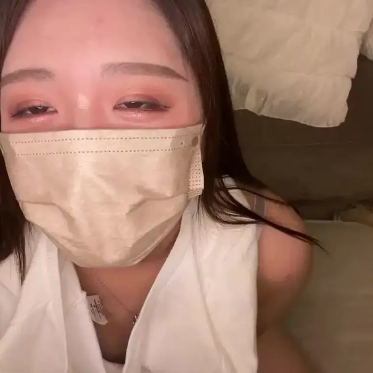 【あおい 21 歳】

あおいさんのライブ配信動画です
生ライブ配信だと、1 回の有料配信を視聴すると、おおよそ平