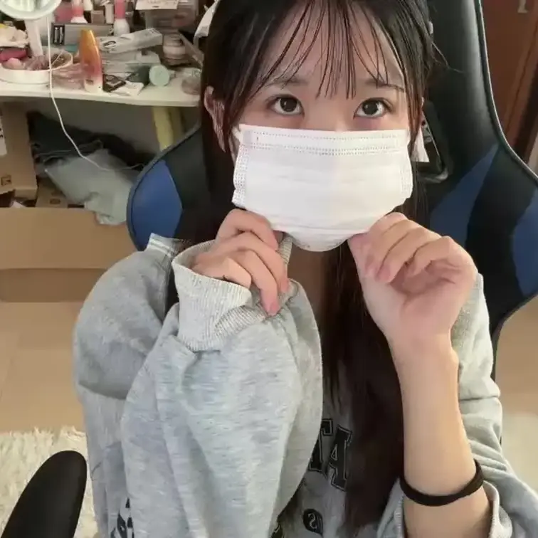 【いのり 20 歳】

いのりさんのライブ配信動画です
生ライブ配信だと、1 回の有料配信を視聴すると、おおよそ平