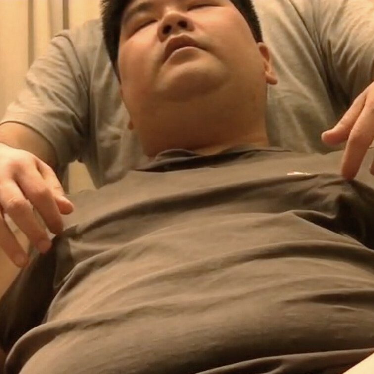 172cm120kg32歳淫乱豚が再登場であの痴態をまた晒す!!　自慢のエロ器具を駆使して育て上げたデガ乳首をさら...