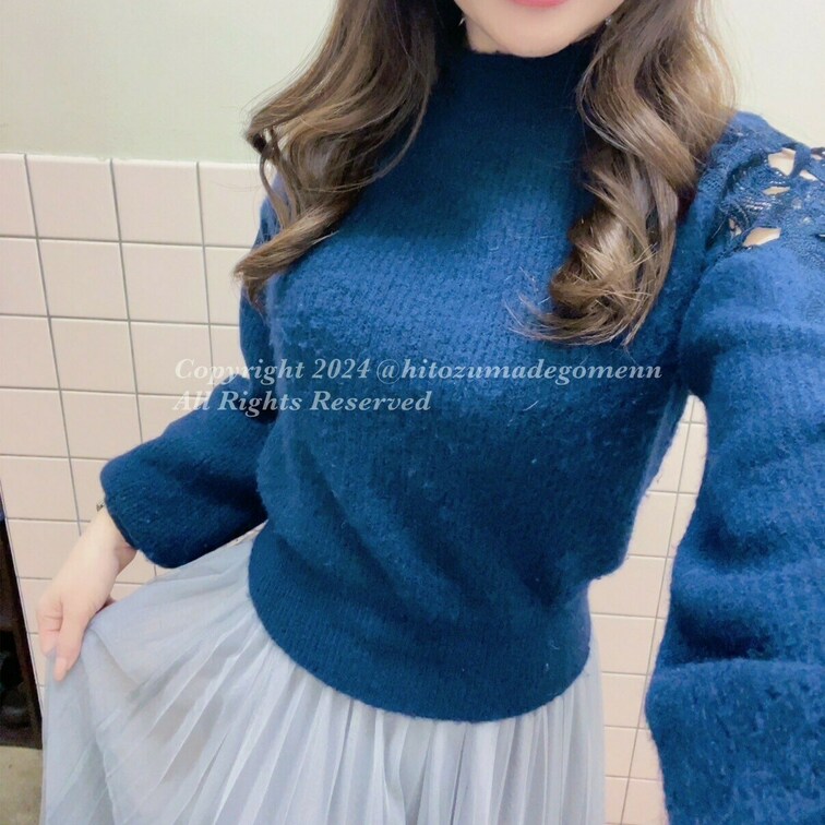 ごきげんよう🌷✨笑  
職場の人にいちいち「穴開いてるよ」とイジられたお洋服👗🤭💗