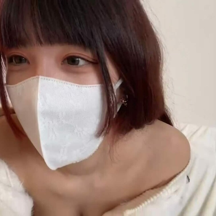 【みれい 20 歳】

みれいさんのライブ配信の課金部分を【見逃し配信】できちゃいます

生配信 だと、1 回の