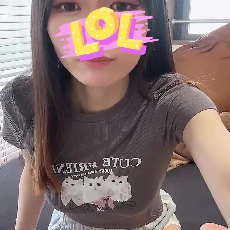 今日の下着を見せちゃう♡
Xは今日から2日間ほど放置中です🙏