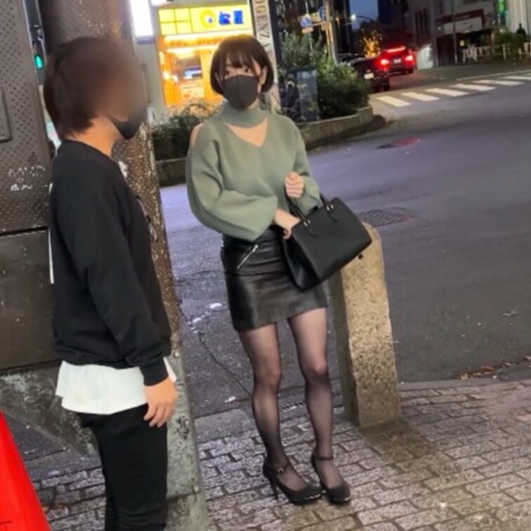 T　witt〇rで「僕のオ〇ニーみて貰うだけです。○○円のお金お支払いします。」
と募ったら、意外とたくさんの応募がき