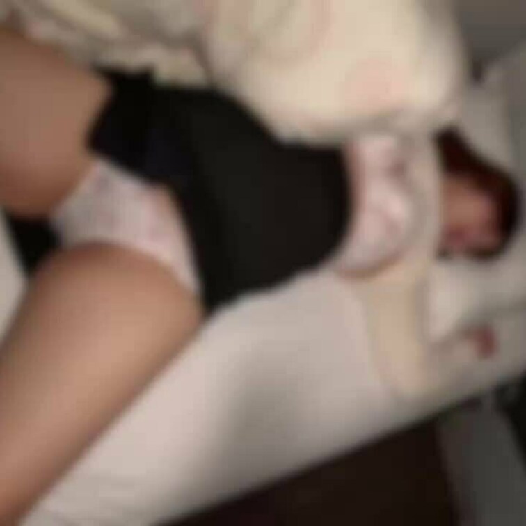 人妻が夢の中にいるときに勝手に脱がせて中出しした時のやつw

マニアには絶対ハマるかと思いますw

