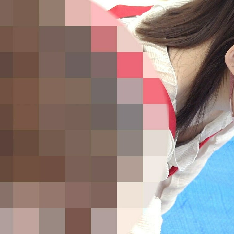ちょい見せ。本編はこちらから→
#11【陶芸中の胸チラ】旦那さんいいんですか！？エロすぎ爆乳の誘惑!!



