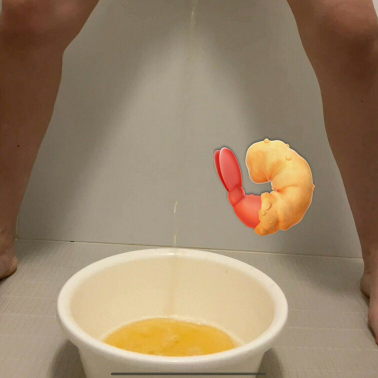 薄 モザ🤭まっ黄色おしっこ立ちション💕からの顔にぶっかけ💛