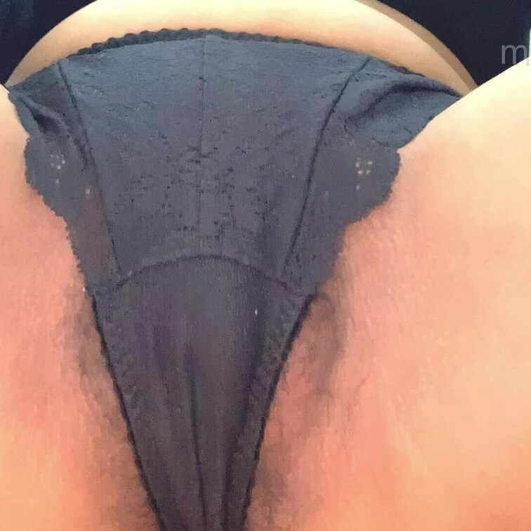 パンティからびらびら引っ張って、ローターオナニー💦