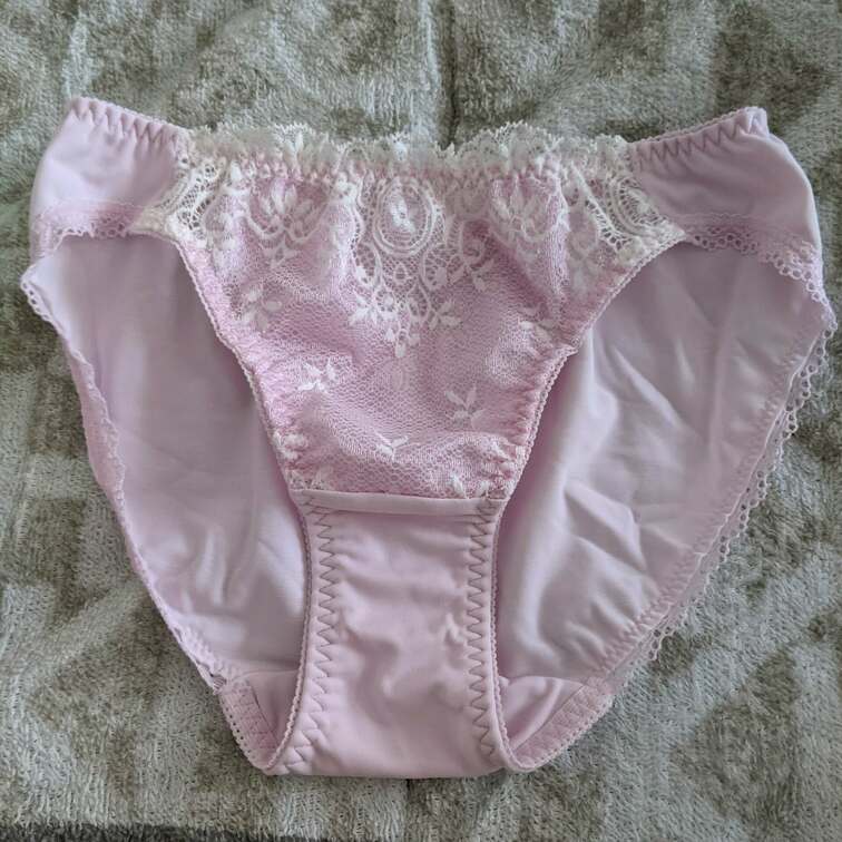 今日のリナのパンツです😍
今日も暑いね😥皆様大丈夫ですか？？🥺
