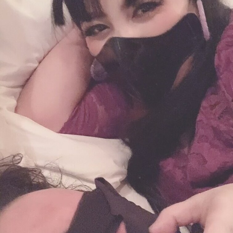 【○○○激臭パンティ②】初見の弱っちいマゾに○○○を付け口を塞ぎ、湿るぐらい臭いと汚れが酷い激臭パンティを○○○嗅がせた