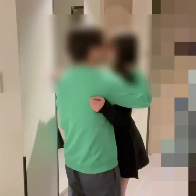 レモン🍋×ムチムチ女子大生×フォロワー君達  

ムチムチでドMなオナホちゃんに内緒で 
フォロワー君達を部屋に待