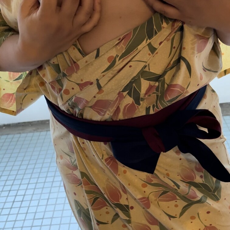 浴衣姿でおっぱいいじっちゃった💕
気持ちいいけど声は我慢したよー