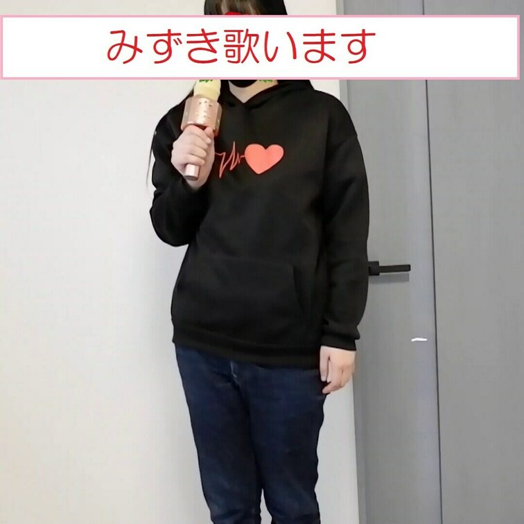 アイドルになるなら歌唱力は第一。まずはみずきに着衣のまま「どんぐりころころ」歌わせてみました。これを後に下着、全裸で歌っ